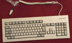 A2000 keyboard #04 ("Commodore" key)