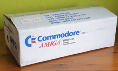 AMIGA 582027-04 Keyboard Assembly
